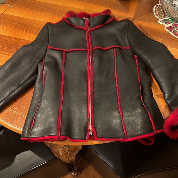 Caractère Belgian red and black shearling petit winter coat - Picture 6 of 7